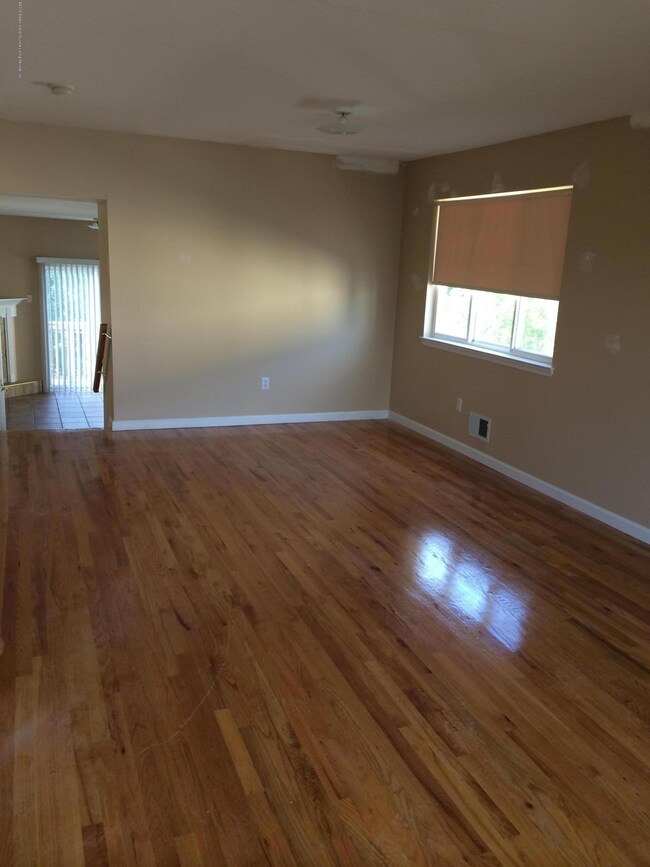 82 Ambassador Ln, Staten Island, NY 10309 - photo 5