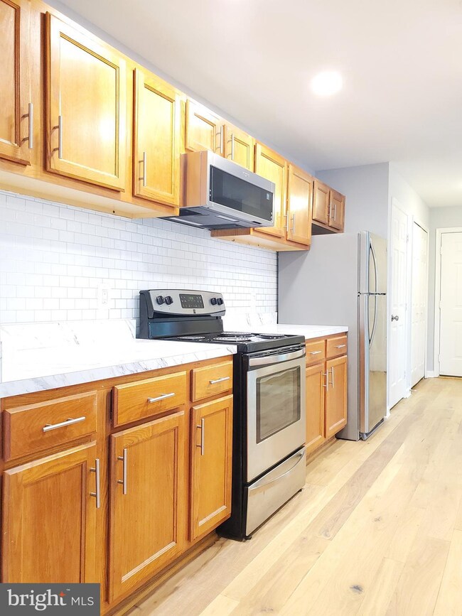 9601 Lake Pointe Ct unit 301, Upper Marlboro, MD 20774 - photo 5