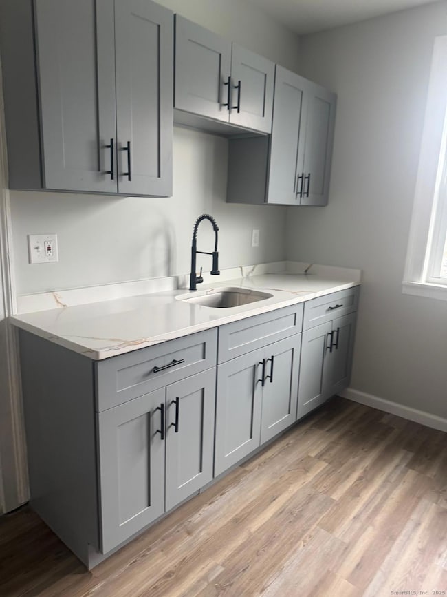 60 Arnold St unit 2nd Floor, Hartford, CT 06106 - photo 2