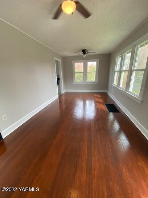 108 N 23rd Ave, Yakima, WA 98902 - photo 6