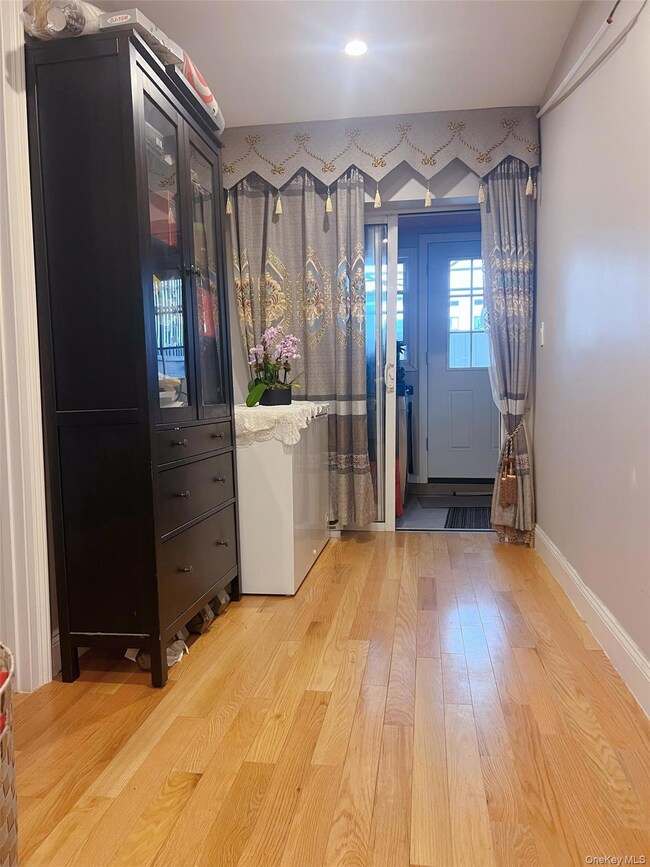 135-10 35th Ave unit 3B, Flushing, NY 11354 - photo 5