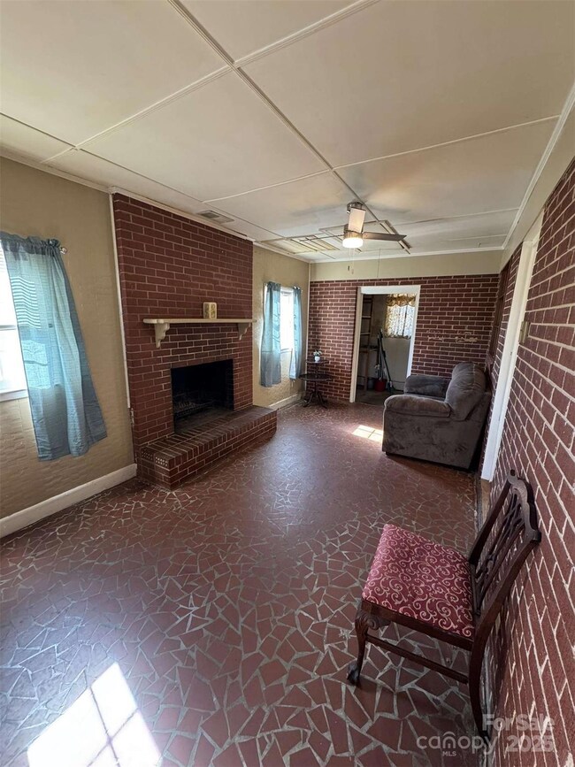 1217 Burke Rd, Shelby, NC 28152 - photo 5