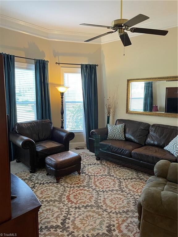 Family room w/ high ceilings