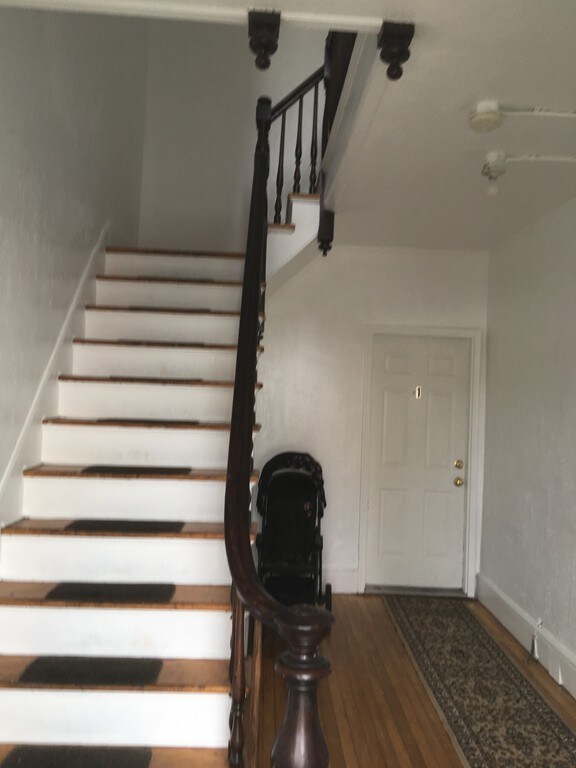 17 Hollywood St, Worcester, MA 01610 - photo 2