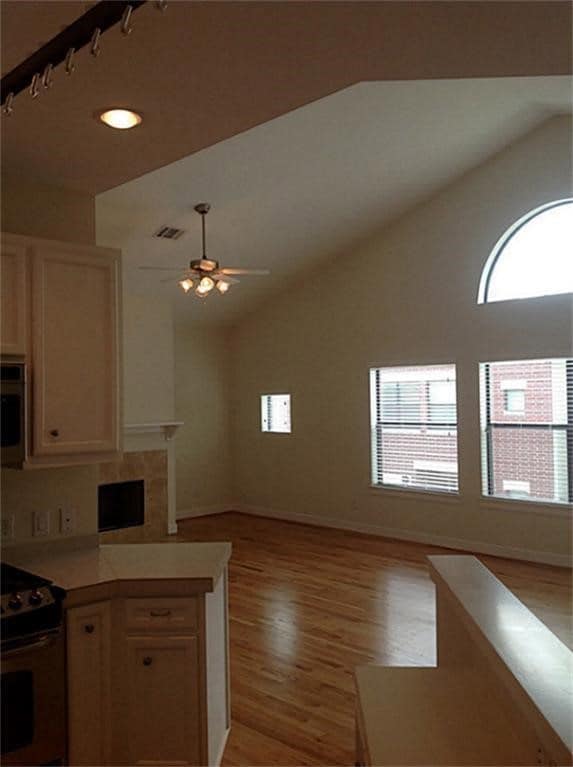 3722 Main Plaza Dr, Houston, TX 77025 - photo 3