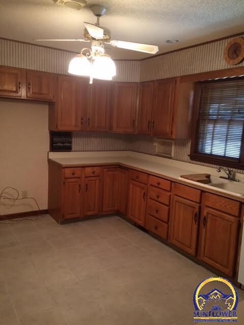 1903 SW Valley Glen Rd, Topeka, KS 66615 - photo 7