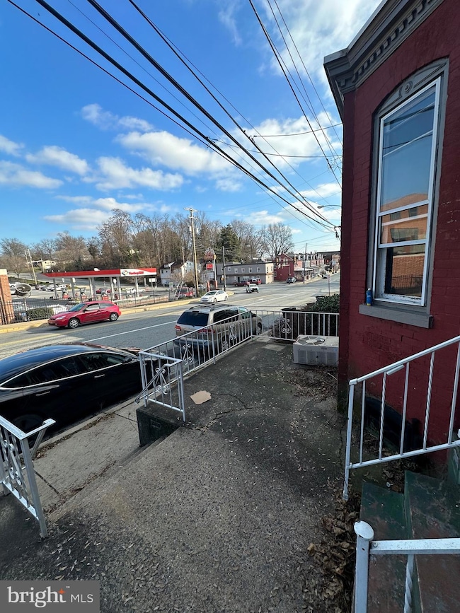 520 N 3rd St, Columbia, PA 17512 - photo 2