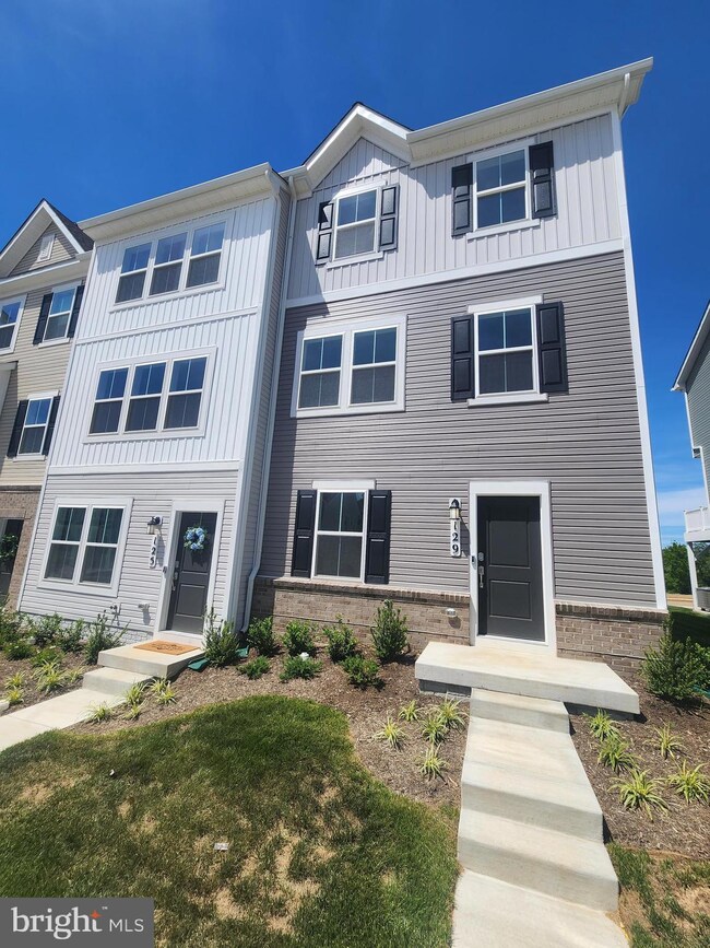 129 Swan Field Ave, Ranson, WV - photo 4