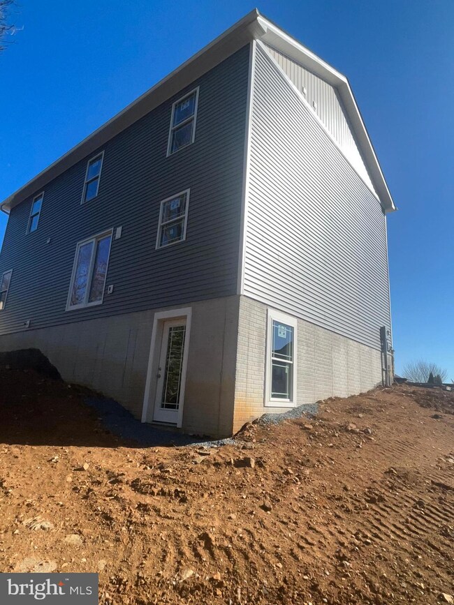 426 Frick Ave, Waynesboro, PA 17268 - photo 4