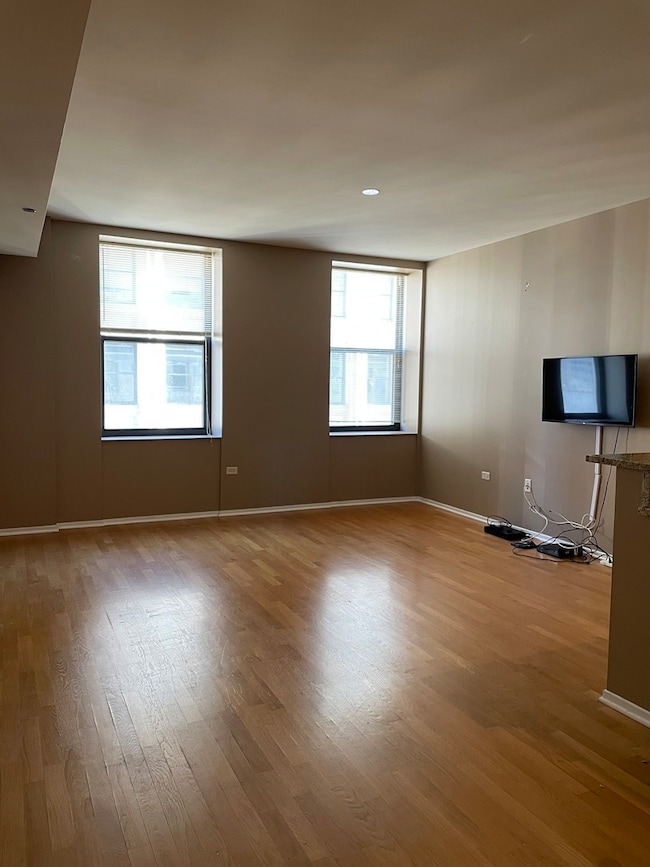 Metropolitan Tower unit 1612, Chicago, IL 60604 - photo 3