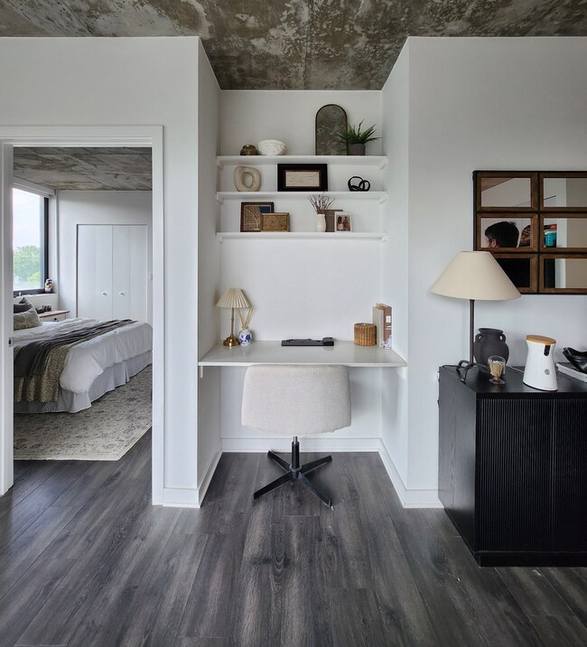 1714 W Roscoe St unit 409, Chicago, IL 60657 - photo 4