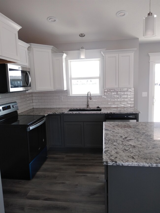 10507 W Wilkinson St, Maize, KS 67101 - photo 7