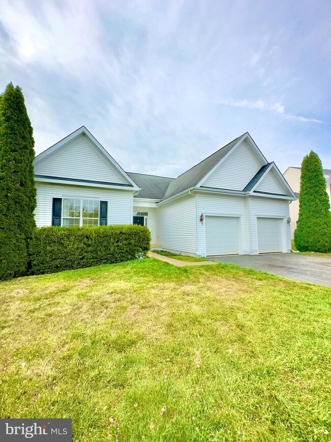 35918 Newberry Crossing Place, Round Hill, VA 20141 - photo 2