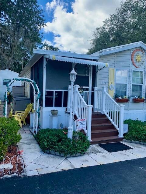 38706 Daughtery Rd unit 13, Zephyrhills, FL 33540 - photo 2