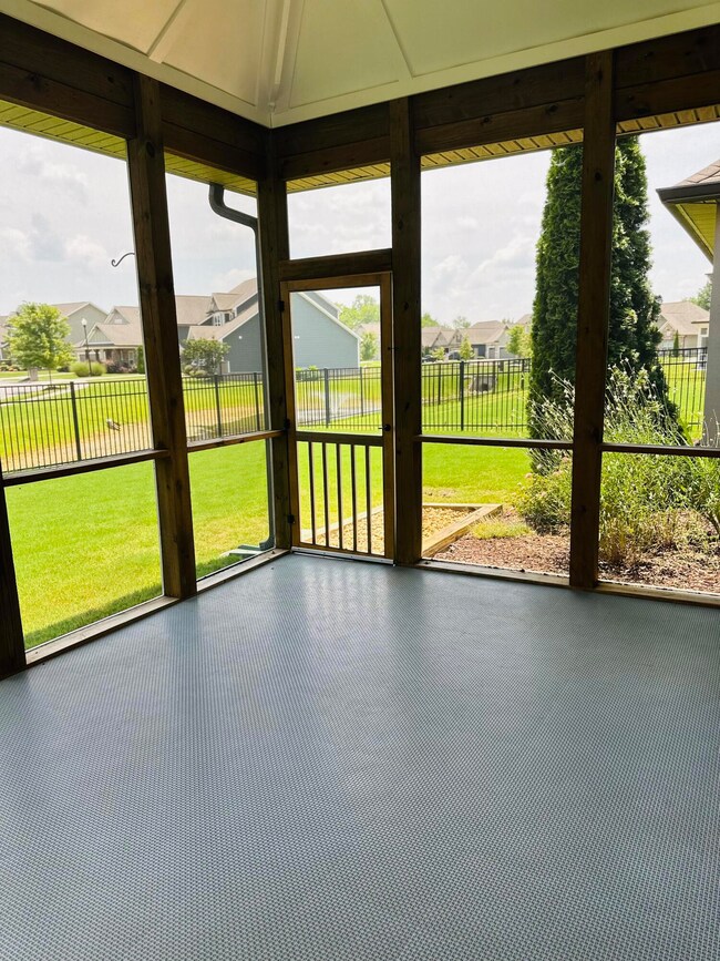 SCREENED PORCH