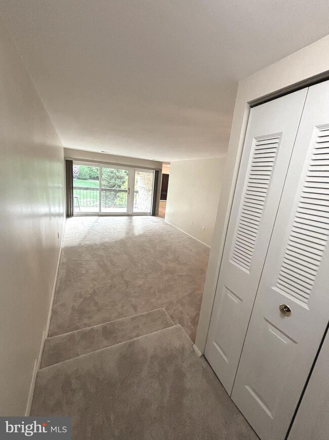 429 Christopher Ave unit 21, Gaithersburg, MD 20879 - photo 3