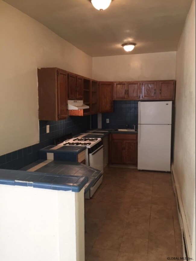 3 Sherman St, Albany, NY 12210 - photo 5