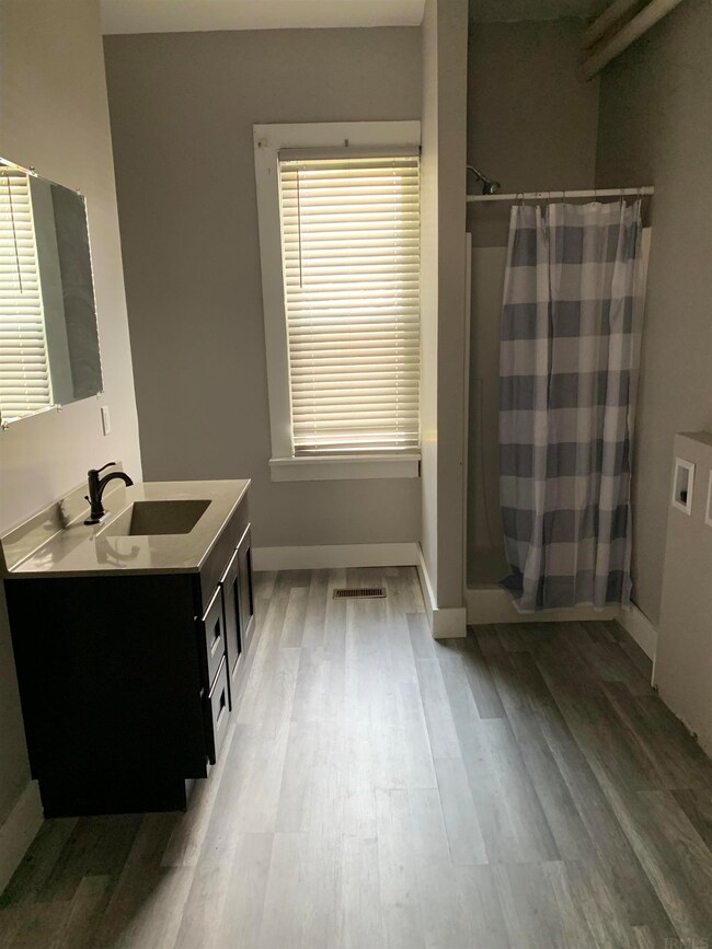 710 W Arch St, Portland, IN 47371 - photo 6