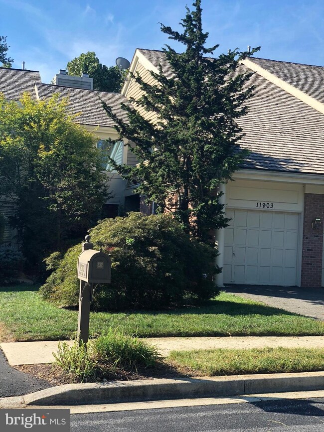 11903 Saint Francis Way, Bowie, MD 20721 - photo 2