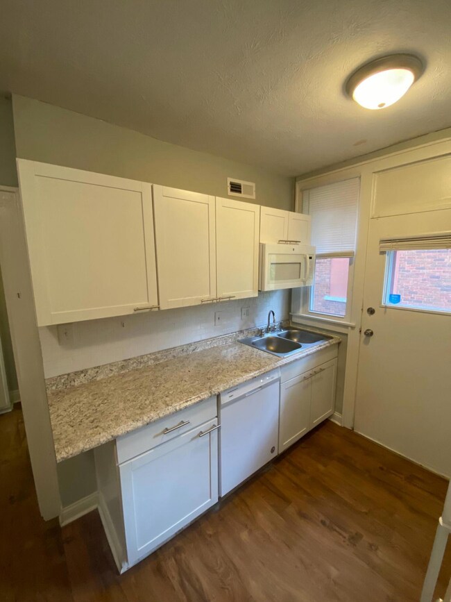 1888 E Rich St unit C, Columbus, OH 43205 - photo 5