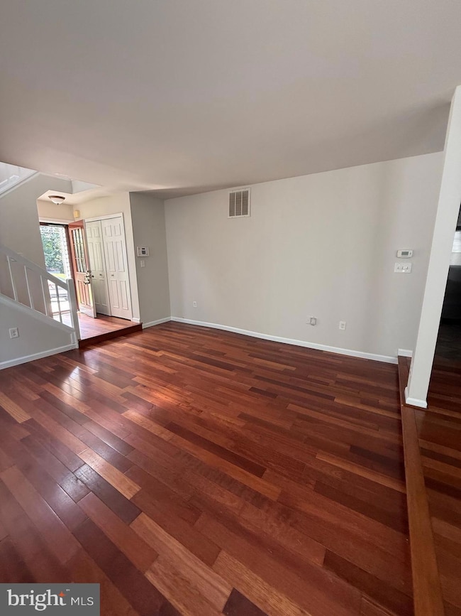 11973 Holly View Dr, Woodbridge, VA 22192 - photo 3