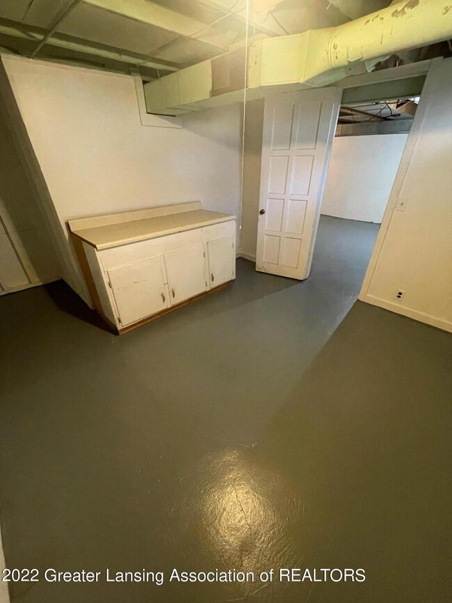 1633 Alpha St, Lansing, MI 48910 - photo 4