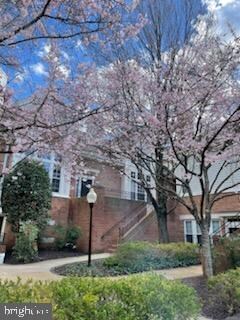 7029 Haycock Rd unit 409, Falls Church, VA 22043 - photo 4