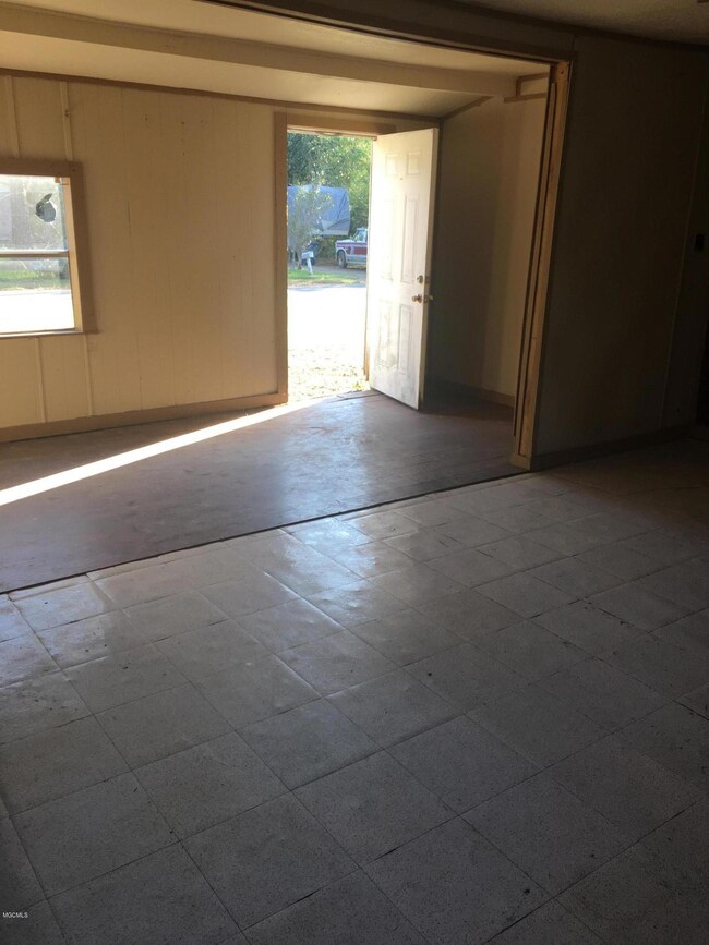 3717 Fieldworth Rd, Moss Point, MS 39562 - photo 7