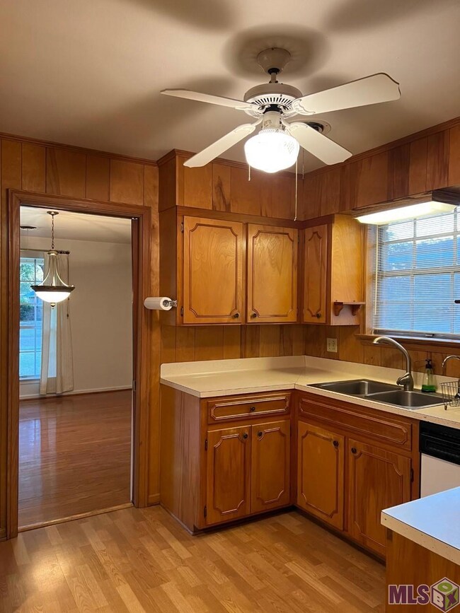 11067 Charington Ave, Baton Rouge, LA 70815 - photo 2