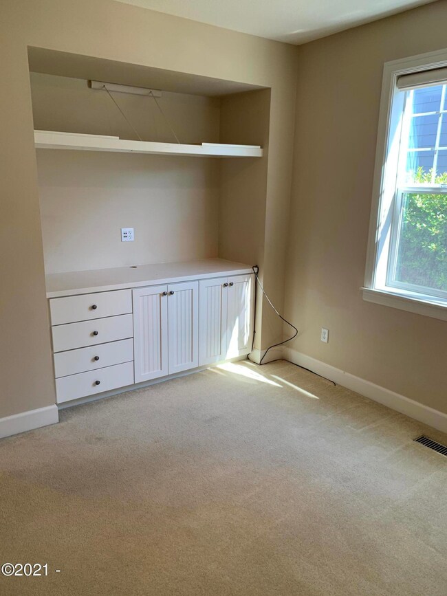 Bedroom/Den