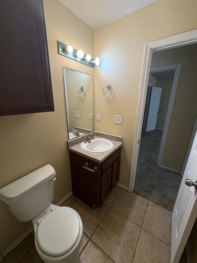 717 43rd St unit 719, Lubbock, TX 79404 - photo 7