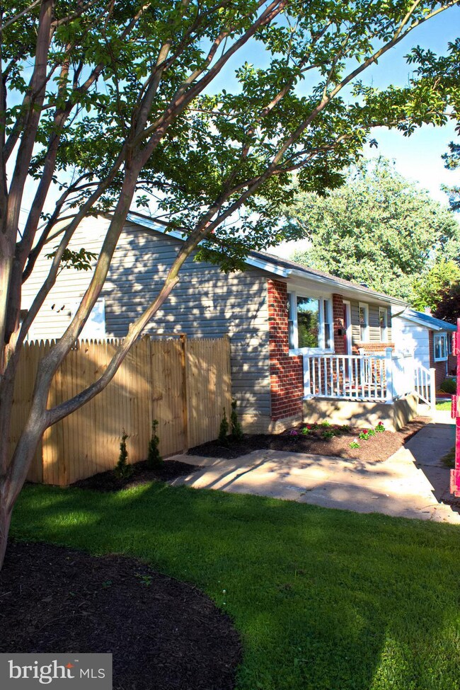 315 Highfalcon Rd, Reisterstown, MD 21136 - photo 3