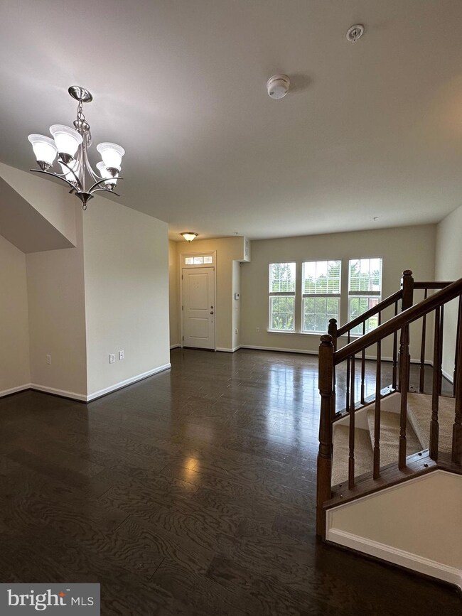 43495 Town Gate Square, Chantilly, VA 20152 - photo 3