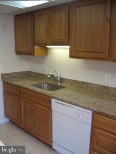 11611 Stoneview Square unit 70/22C, Reston, VA 20191 - photo 3