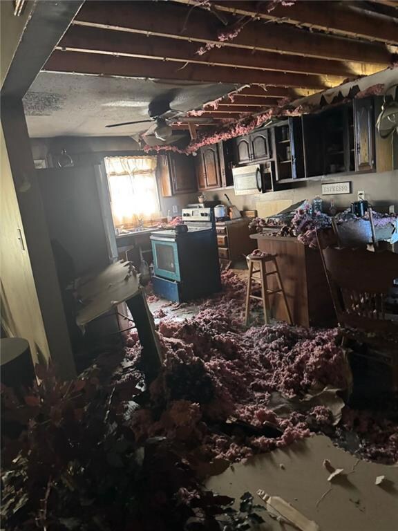 447 Martindale Ct, Stone Mountain, GA 30088 - photo 5