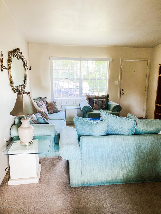 Livingroom b