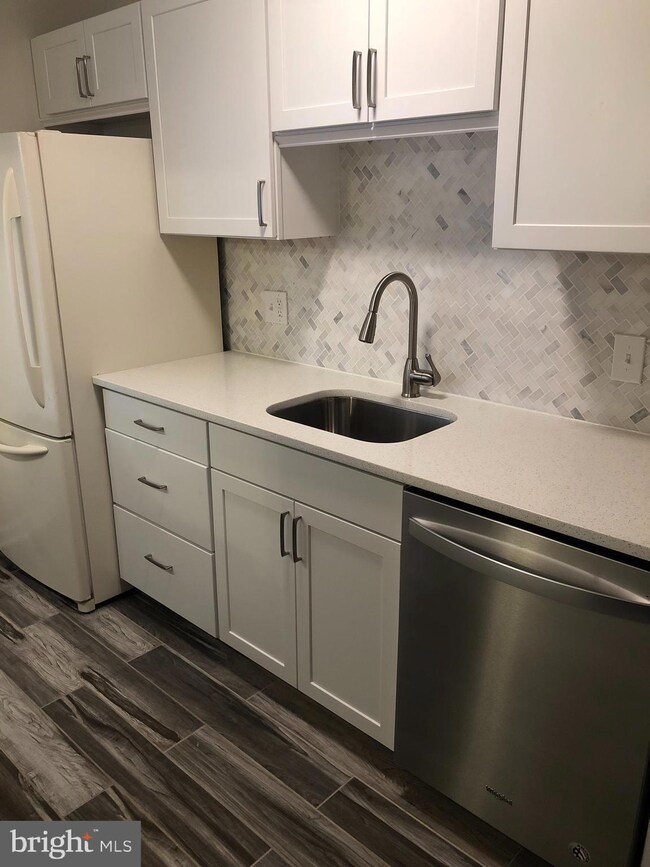 204 Cork Ln unit 102, Reisterstown, MD 21136 - photo 5