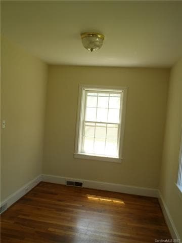 425 Center St, Statesville, NC 28677 - photo 3