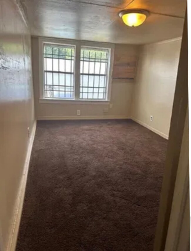 2019 S Victory Dr, Houston, TX 77088 - photo 5