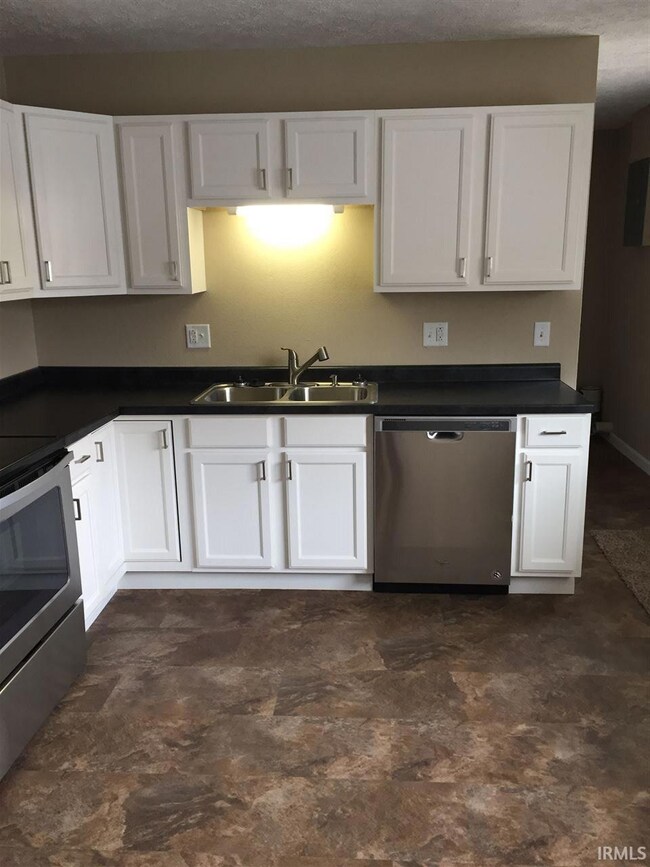 1009 Chippewa Ln, Kokomo, IN 46902 - photo 3