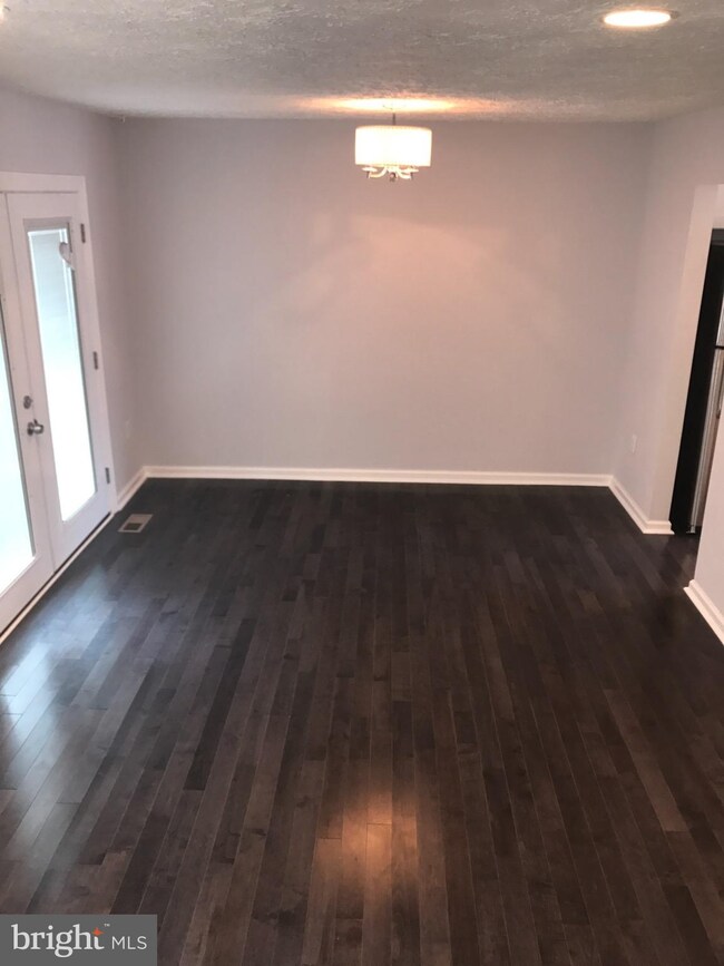 2108 N Anvil Ln, Temple Hills, MD 20748 - photo 5