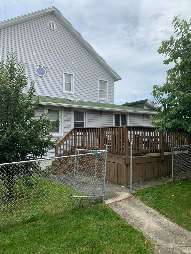 119 Middle St, Taylor, PA 18517 - photo 2