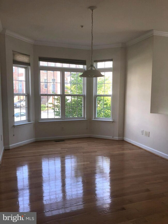 9765 Evening Bird Ln, Laurel, MD 20723 - photo 6