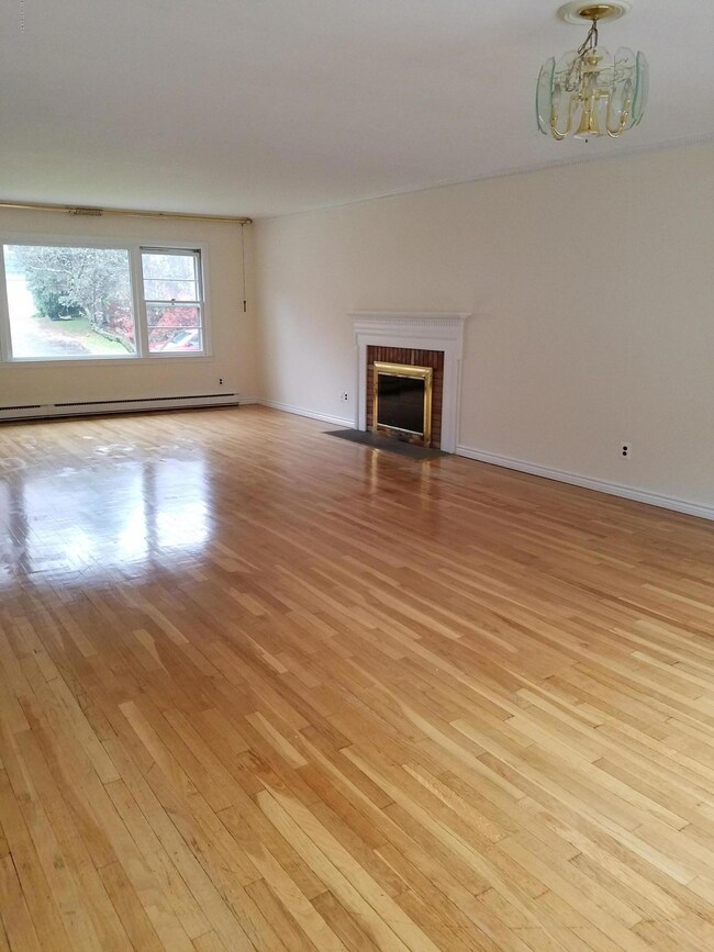 12 Windsor Ln, Cos Cob, CT 06807 - photo 5