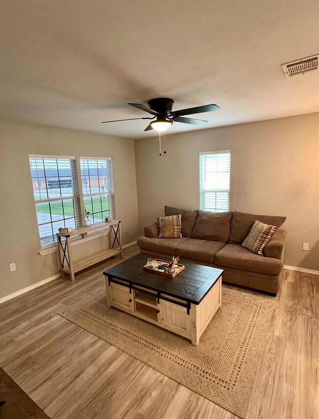 111 Herberta St, Pottsboro, TX 75076 - photo 2