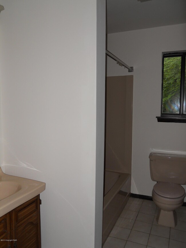 129 Bayberry Ct, East Stroudsburg, PA 18301 - photo 7