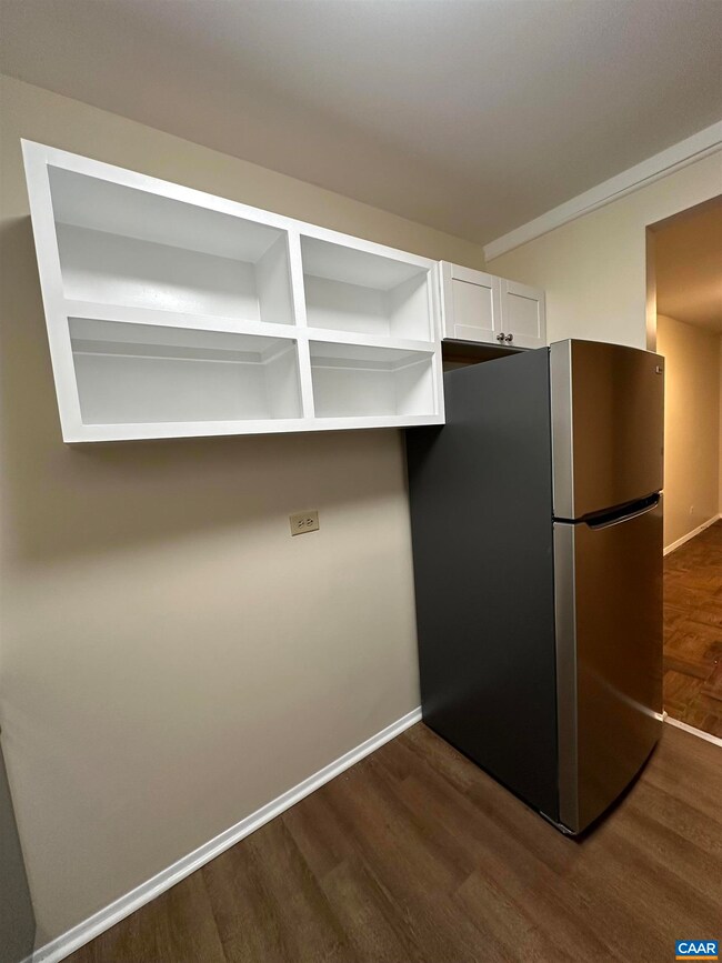 1215 Wertland St unit B32, Charlottesville, VA 22903 - photo 5