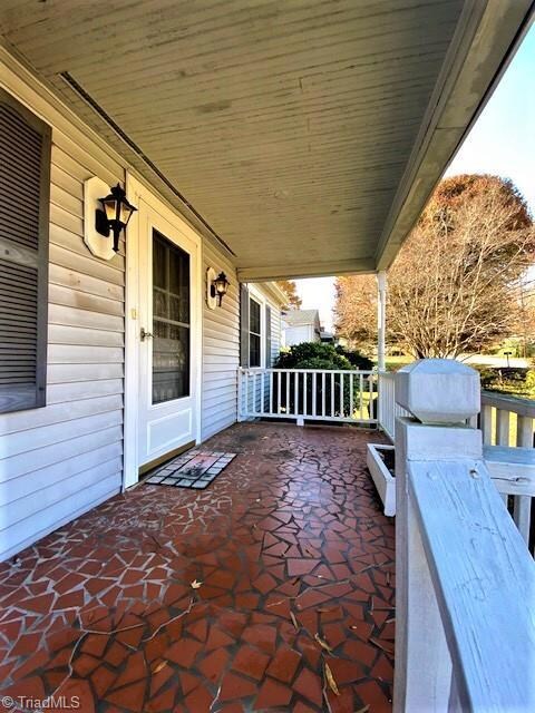 Nice covered front porch