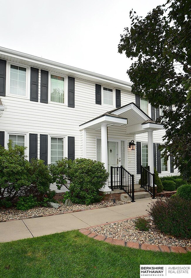 17130 Patterson Dr, Omaha, NE 68135 - photo 2