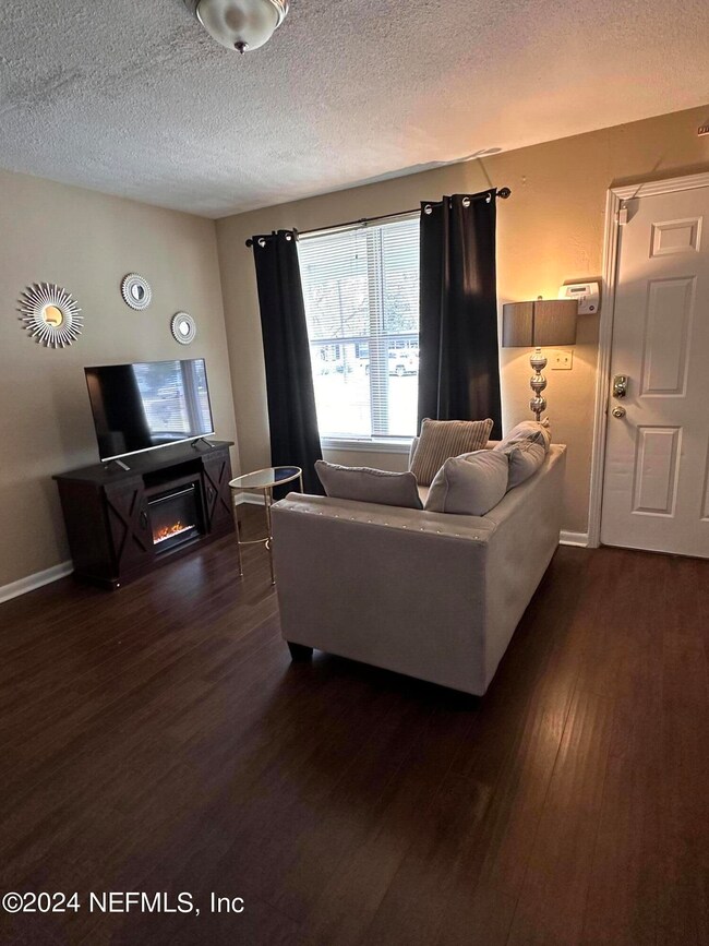 5061 Chadroe Rd, Jacksonville, FL 32210 - photo 6